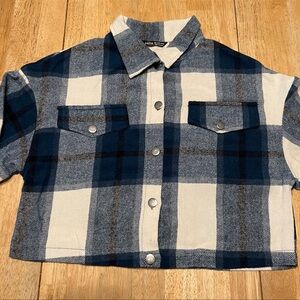 Shein Cropped Flannel ~ Size Large